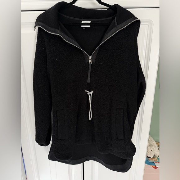 Varley Tops - Varley fleece top